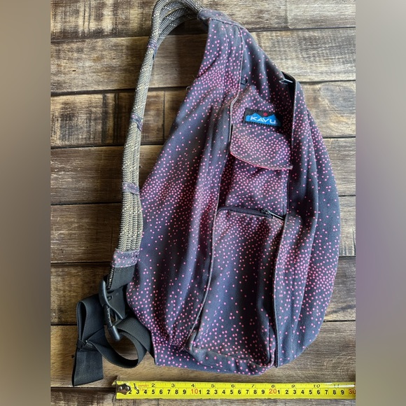 Kavu Handbags - Kavu cross back backpack
